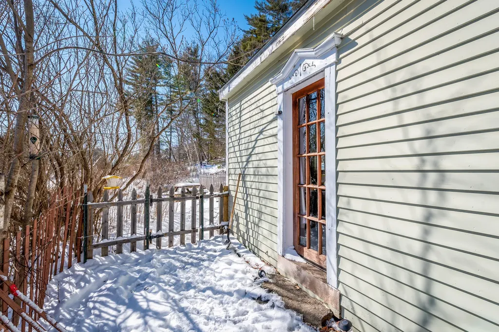 674 Appleton Road Union ME 04862