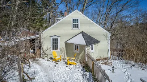 674 Appleton Road Union ME 04862