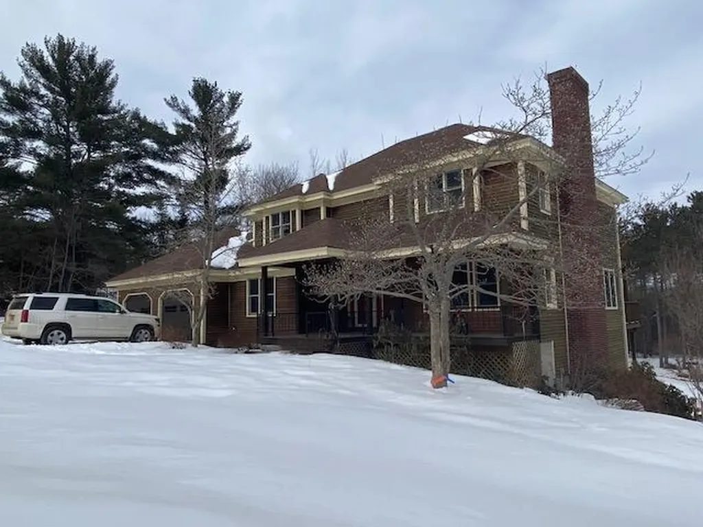 8 Deer Hill Lane Hampden ME 04444