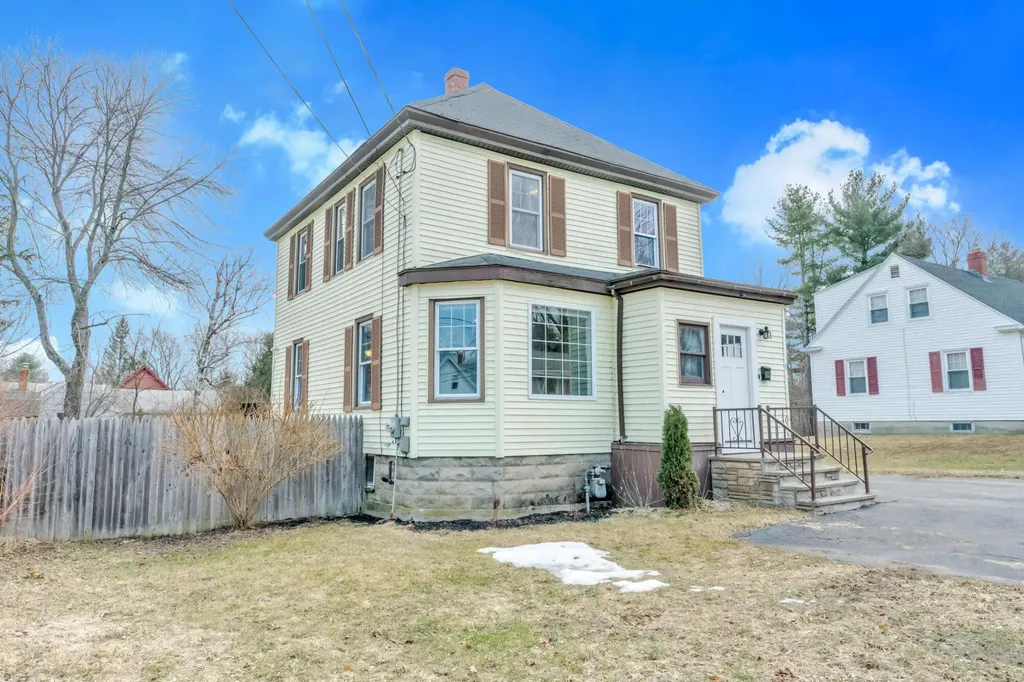 102 Mckinley Avenue Westbrook ME 04092