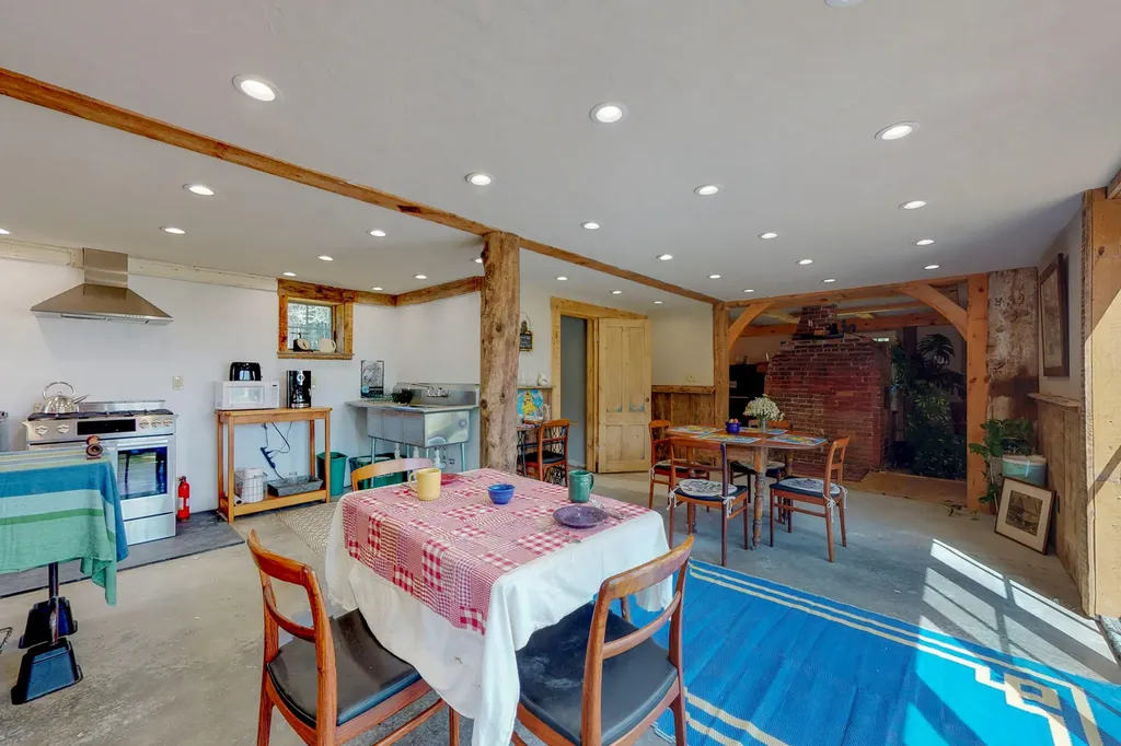 720 Kingdom Road Blue Hill ME 04614