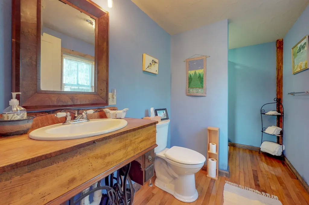 720 Kingdom Road Blue Hill ME 04614