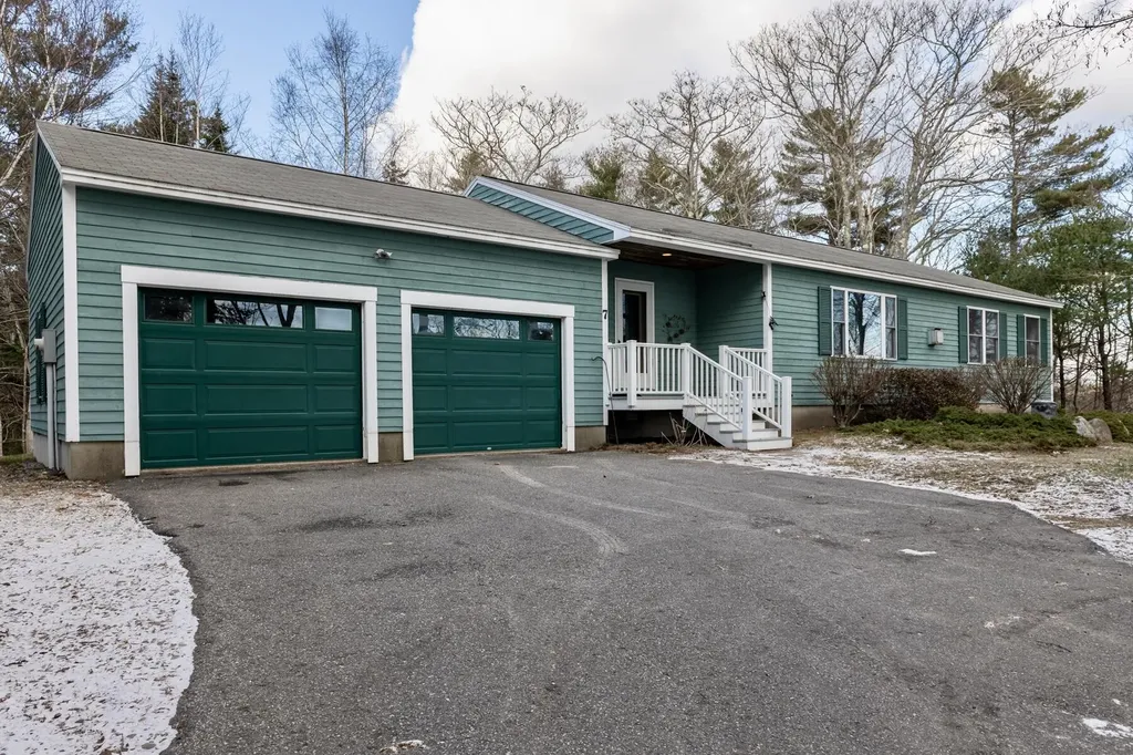 7 Eastview Lane Harpswell ME 04079