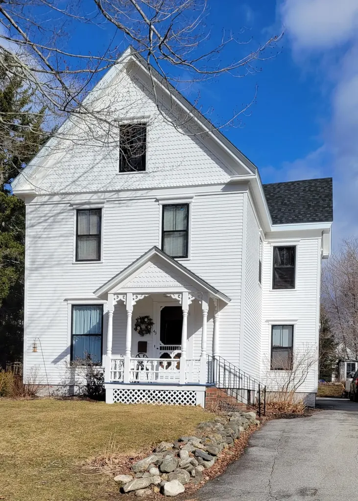 43 Hyler Street Thomaston ME 04861
