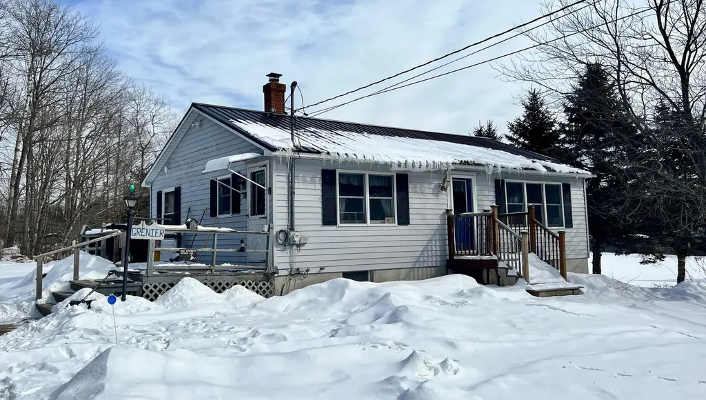735 Hinckley Road Clinton ME 04927