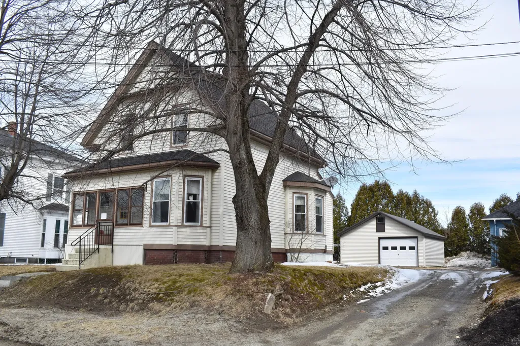 29 Central Street Winthrop ME 04364