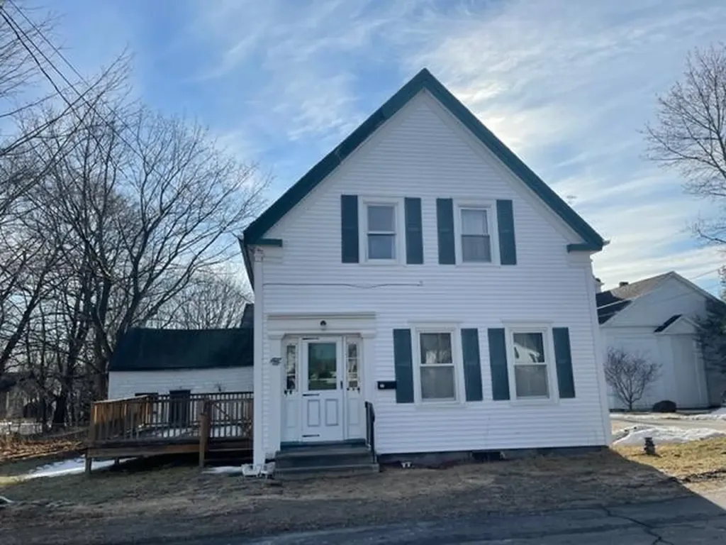 21 Gardiner Street Richmond ME 04357