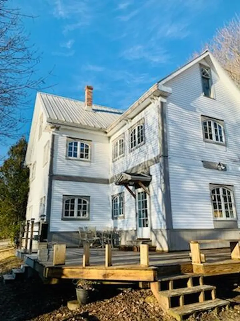 14 Dean Street Winterport ME 04496