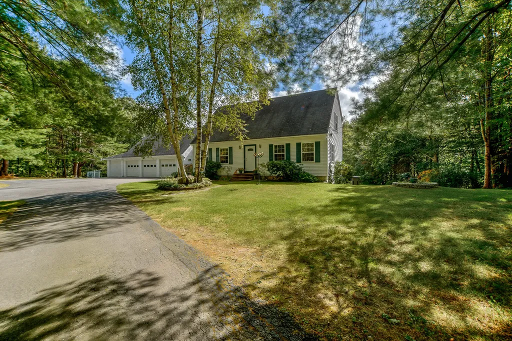 1064 Middle Road Dresden ME 04342