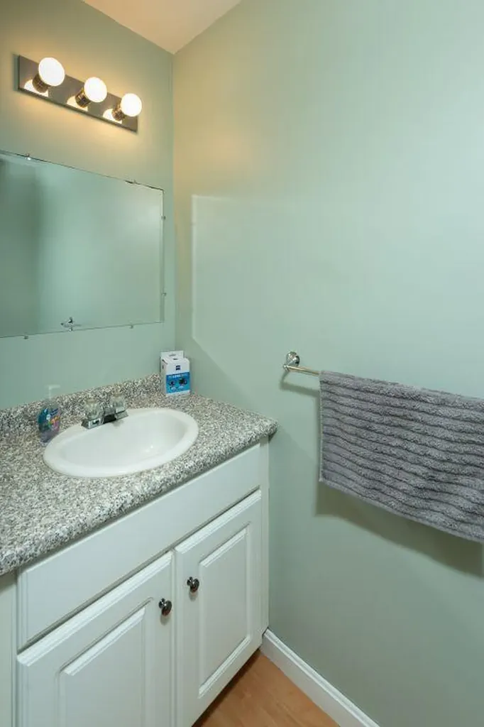 7 Akron Avenue South Berwick ME 03908