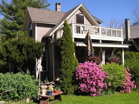 36 Broadway Northport ME 04849