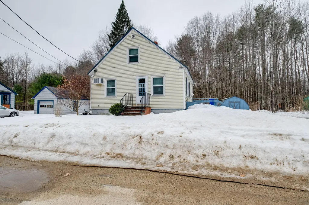19 Rockhill Avenue Auburn ME 04210