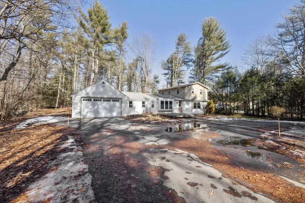 589 Tatnic Road Wells ME 04090