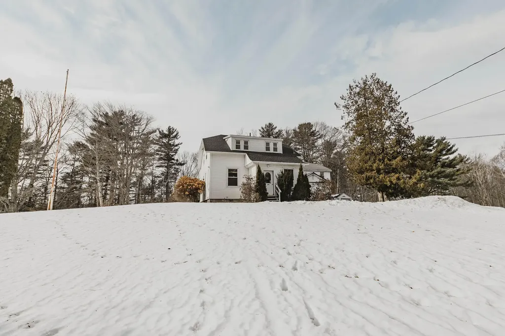 1066 Kenduskeag Avenue Bangor ME 04401