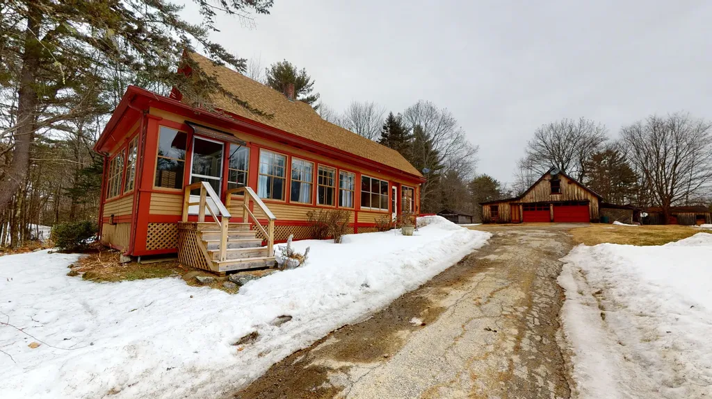 207 Route 135 Monmouth ME 04259
