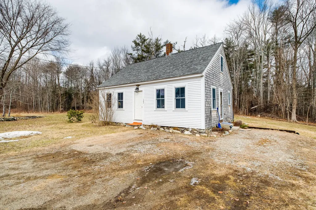 103 Old County Road Waldoboro ME 04572