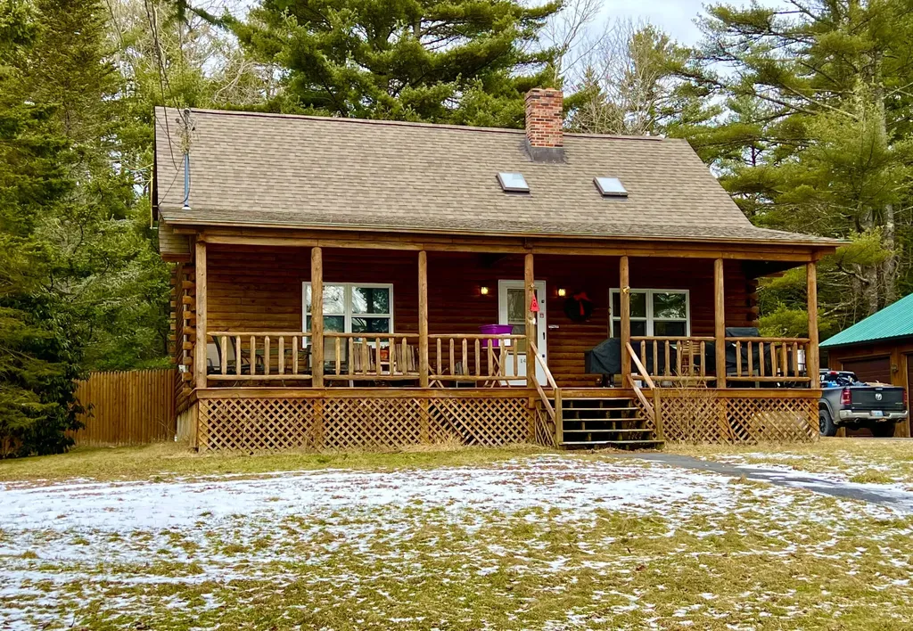 14 Mill Road Lamoine ME 04605