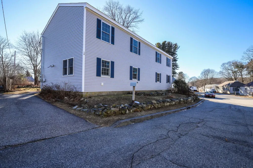 12-14 Macdougal Street Kittery ME 03904