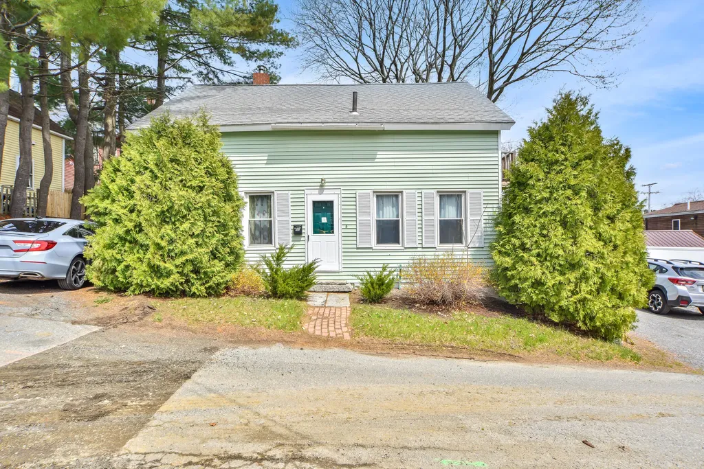 5 Gows Lane Hallowell ME 04347