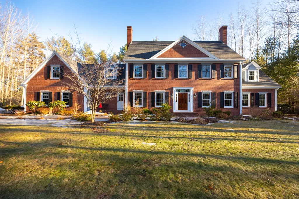29 Waters Edge Drive Yarmouth ME 04096