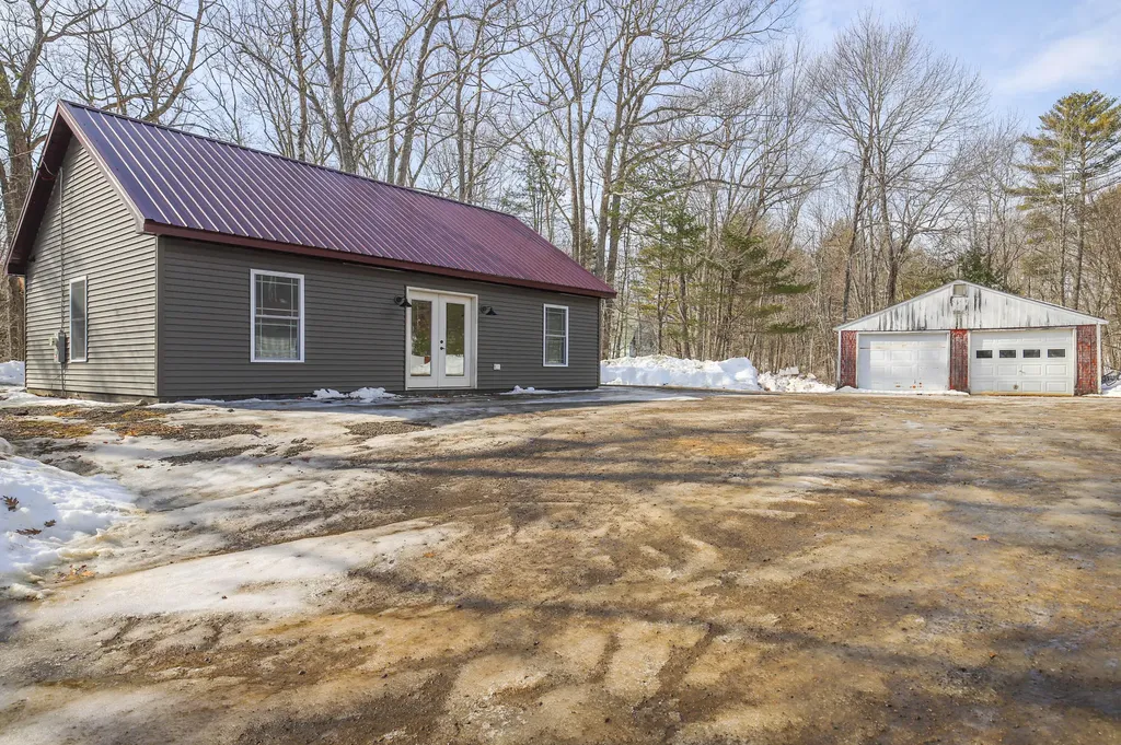 515 Gardiner Road Whitefield ME 04353