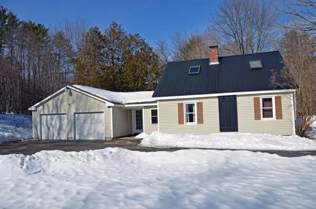 26 Country Club Road Norway ME 04268