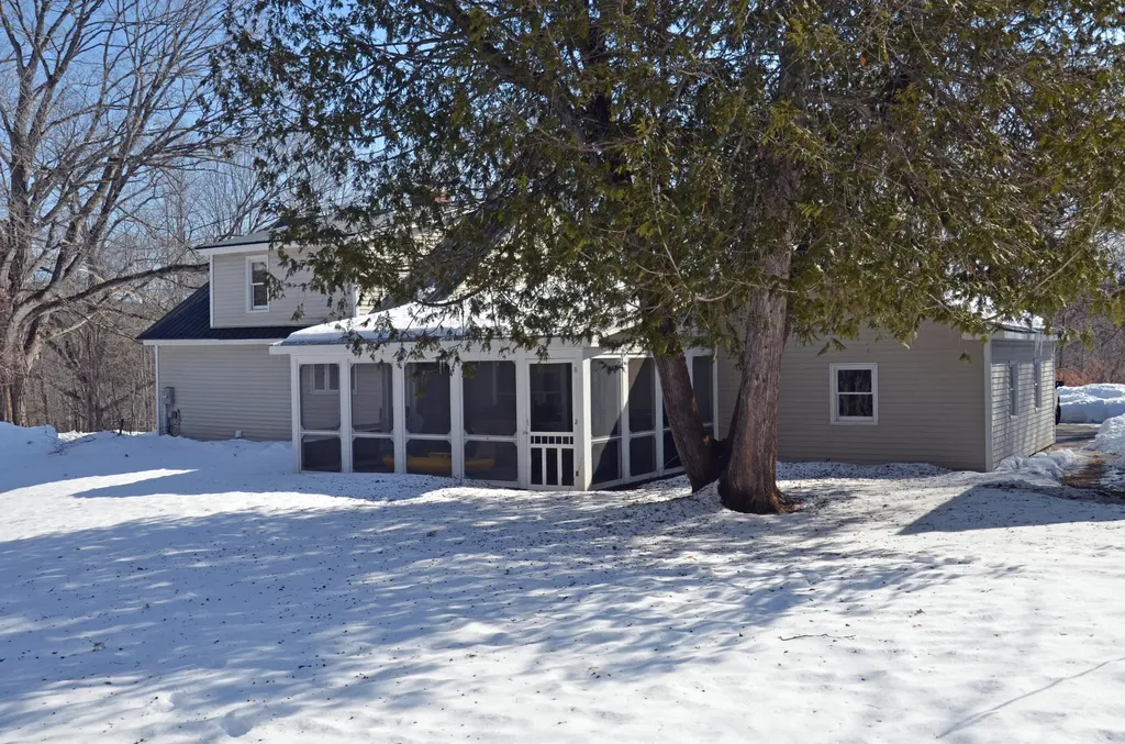 26 Country Club Road Norway ME 04268