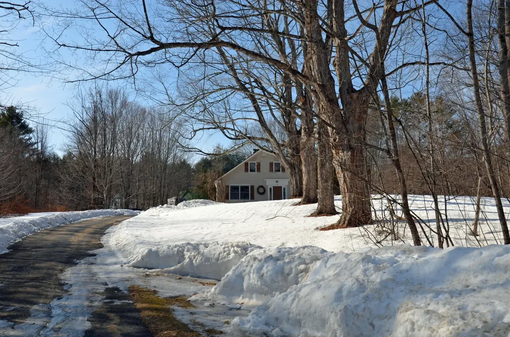 26 Country Club Road Norway ME 04268