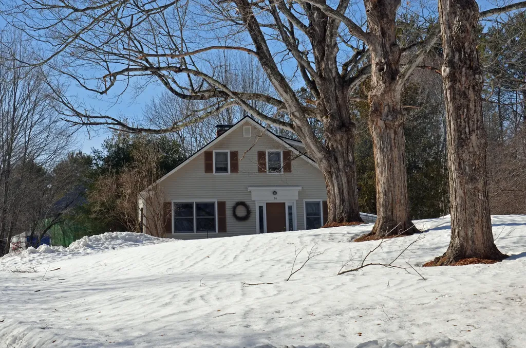 26 Country Club Road Norway ME 04268
