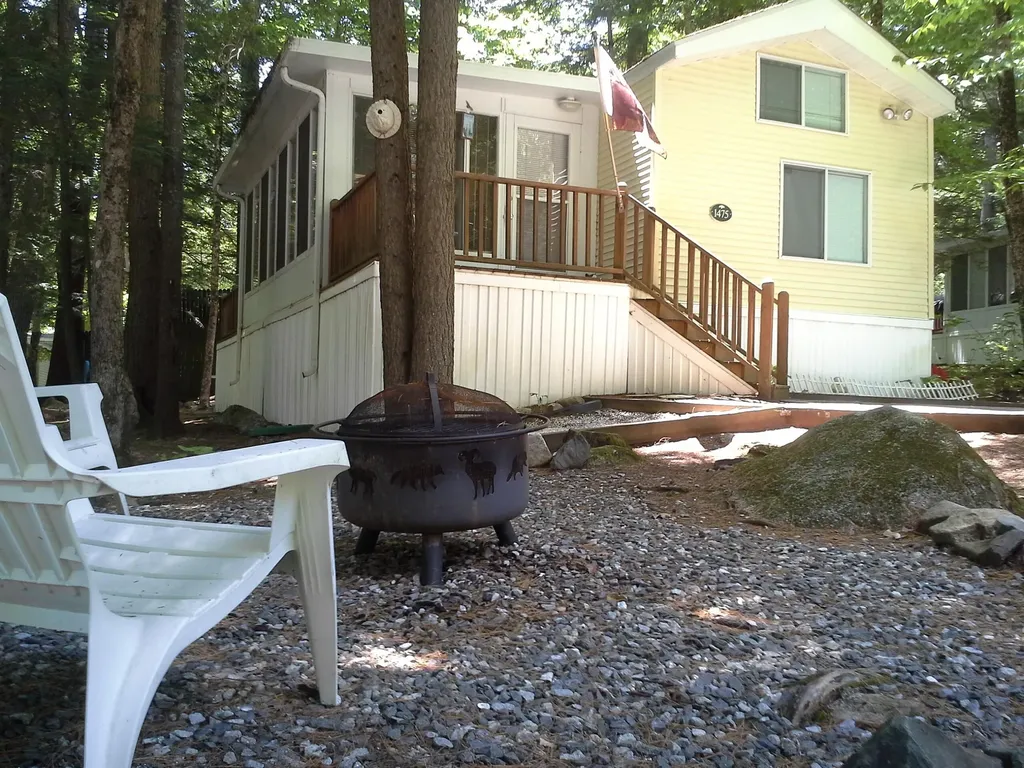 1475 Paleo Woods Way Casco ME 04015