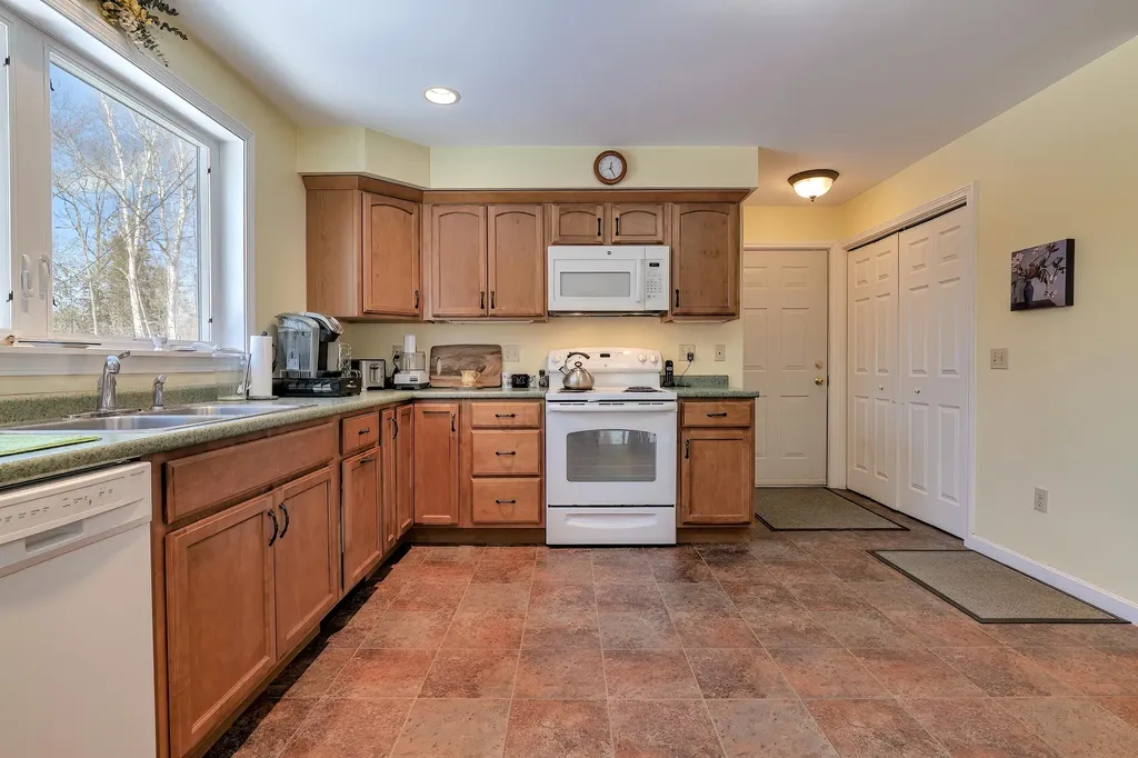 3 Stonehedge Drive Northport ME 04849