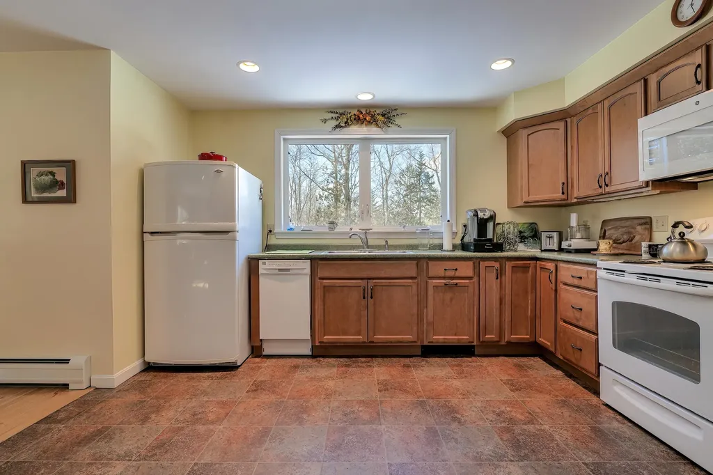 3 Stonehedge Drive Northport ME 04849