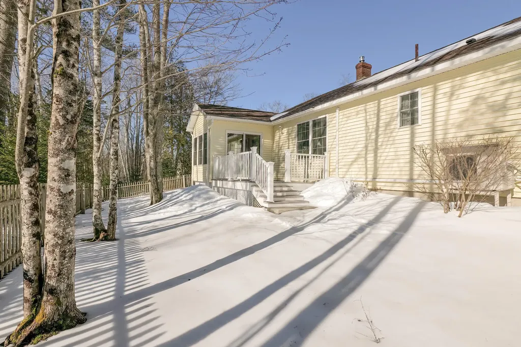 3 Stonehedge Drive Northport ME 04849