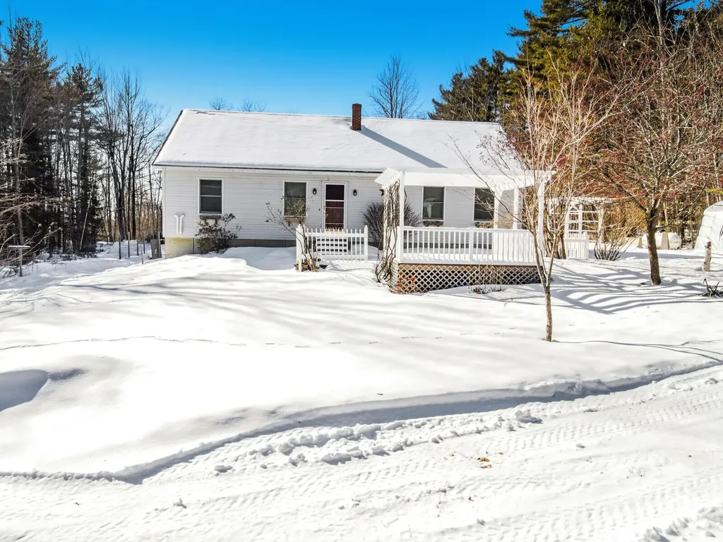 23 Sunflower Lane Sidney ME 04330