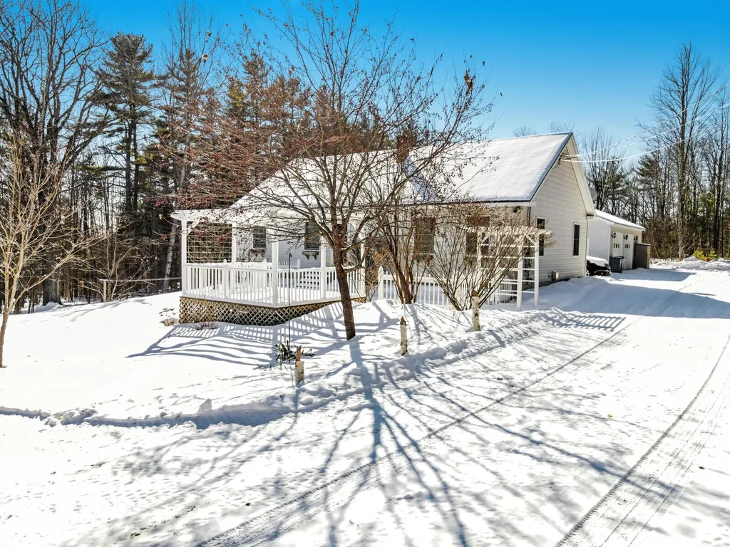 23 Sunflower Lane Sidney ME 04330