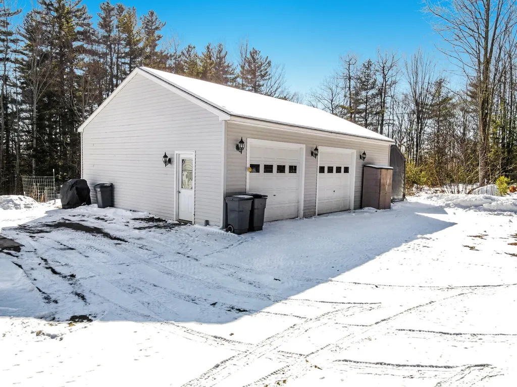 23 Sunflower Lane Sidney ME 04330