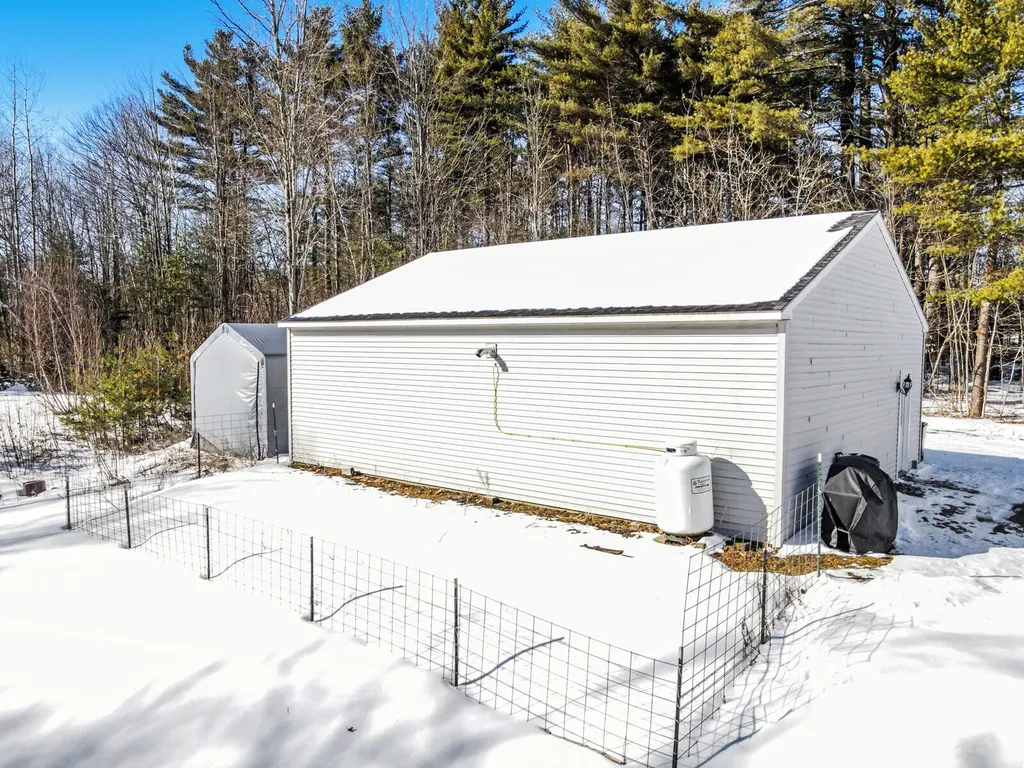 23 Sunflower Lane Sidney ME 04330