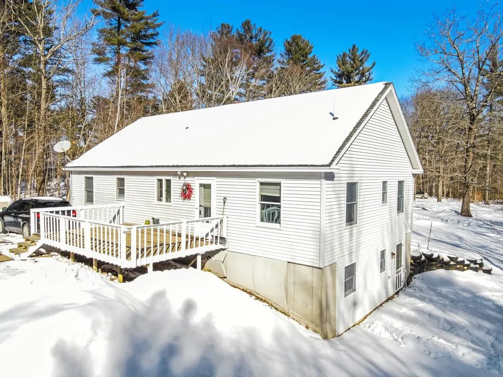 23 Sunflower Lane Sidney ME 04330