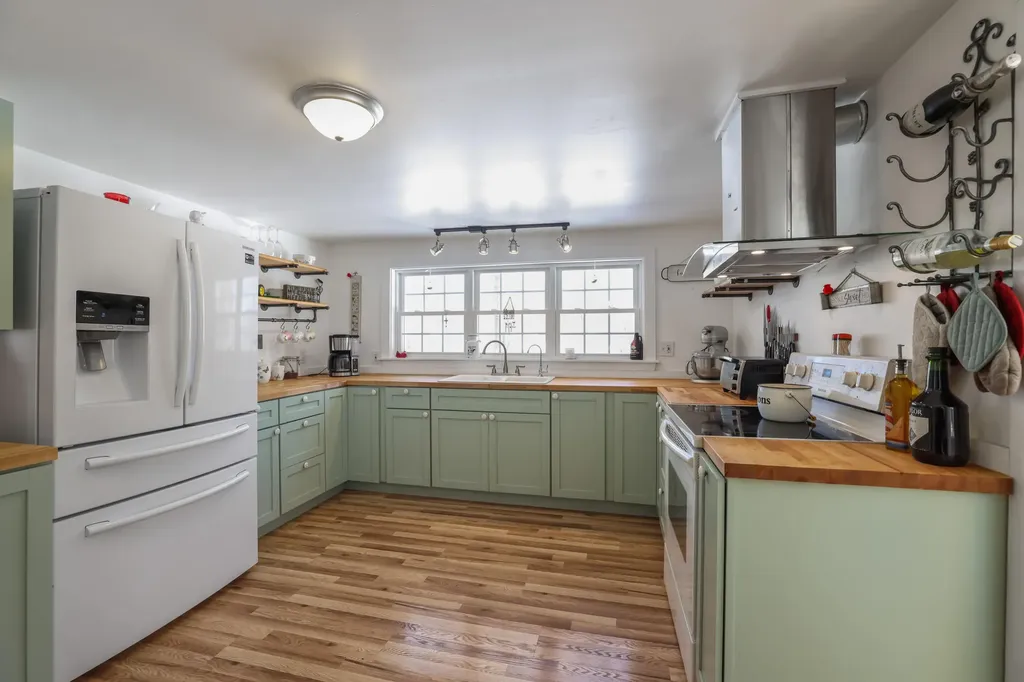 8 Siena Way Eliot ME 03903