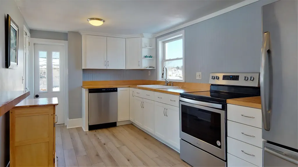 168 Curtis Road Portland ME 04103