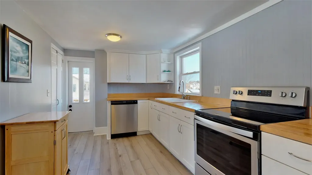 168 Curtis Road Portland ME 04103