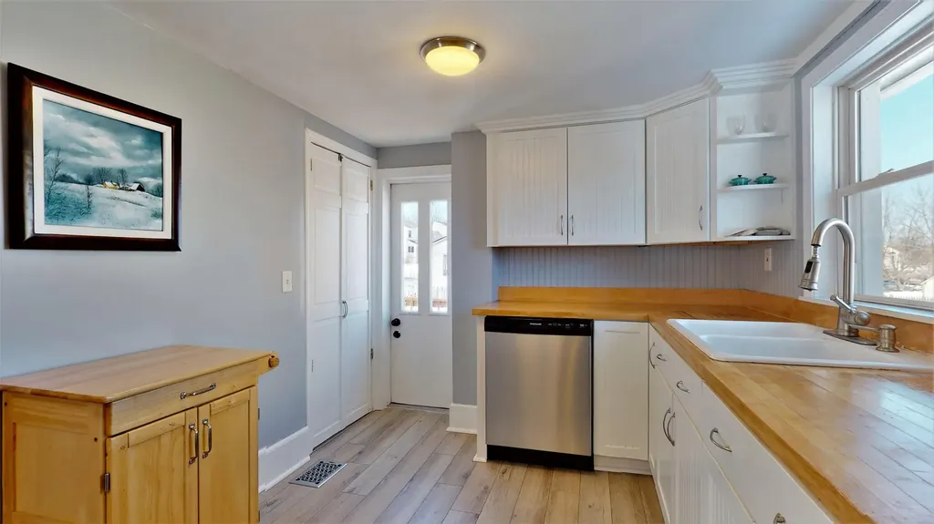 168 Curtis Road Portland ME 04103
