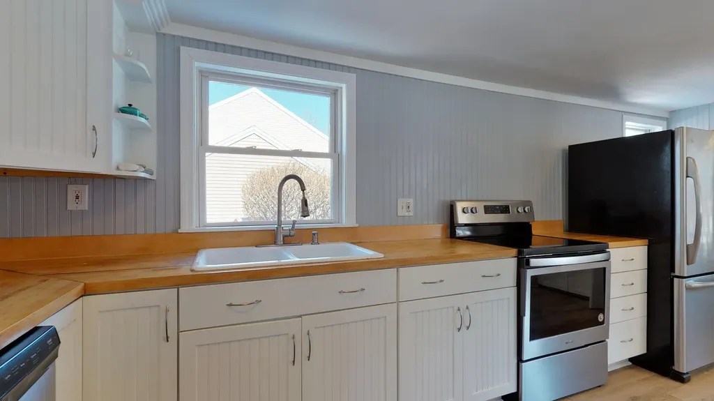 168 Curtis Road Portland ME 04103