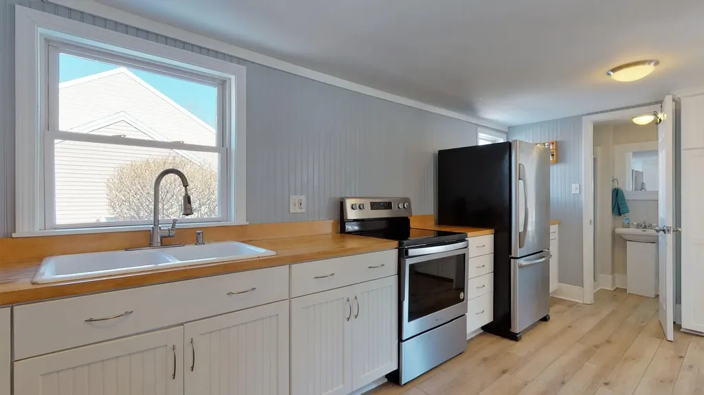 168 Curtis Road Portland ME 04103