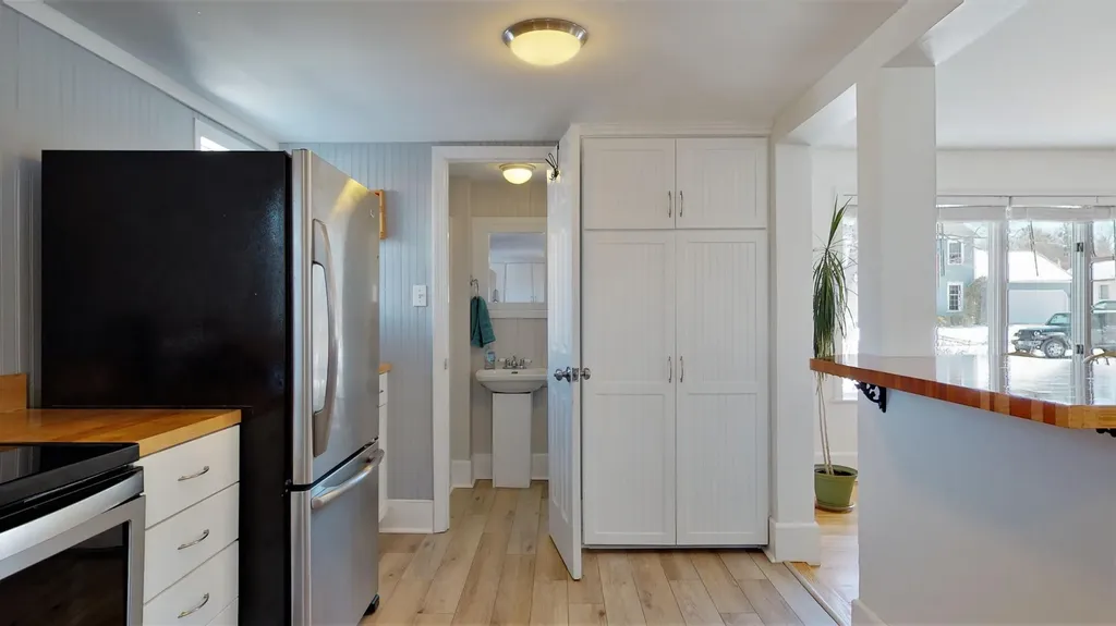 168 Curtis Road Portland ME 04103