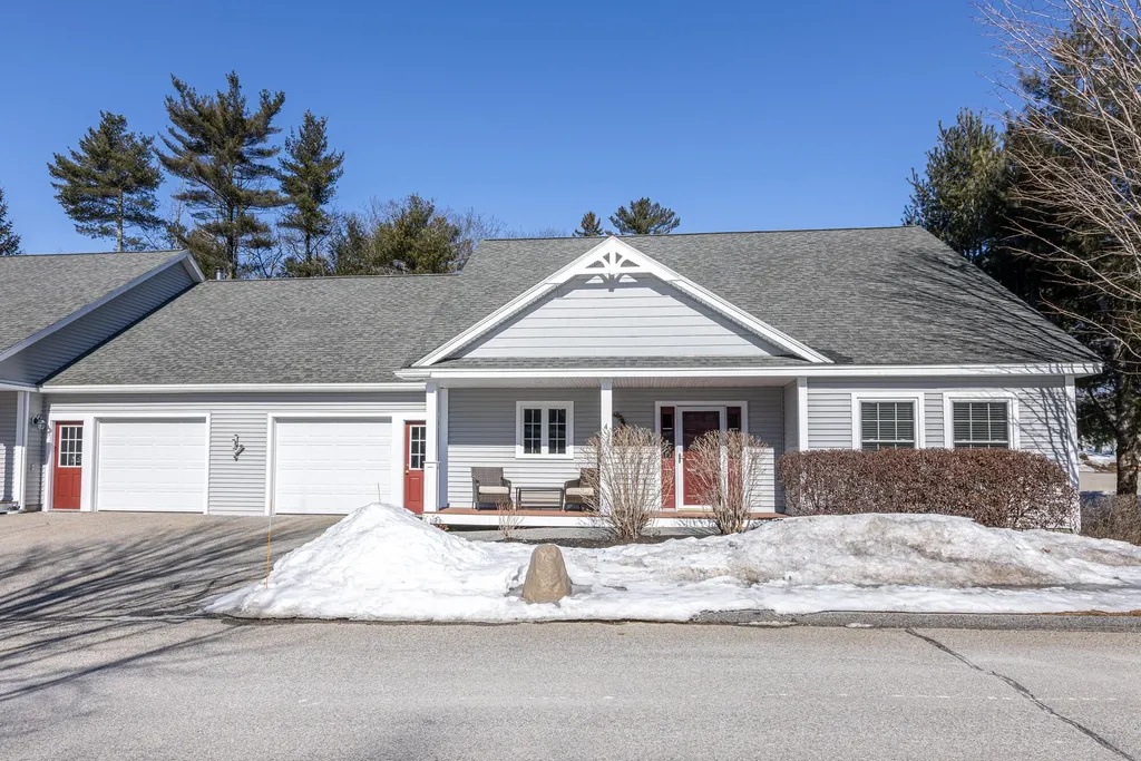 4 Channel Rock Lane Cumberland ME 04110