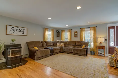 10 Royal Grant Way Westbrook ME 04092