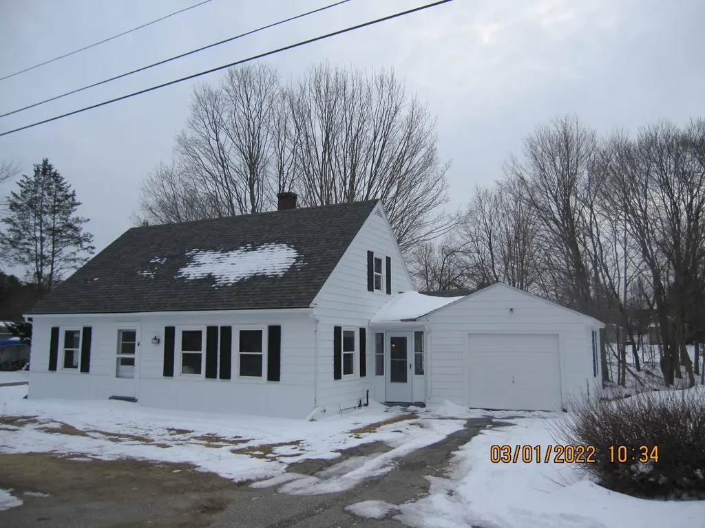 4 Therrien Avenue Saco ME 04072