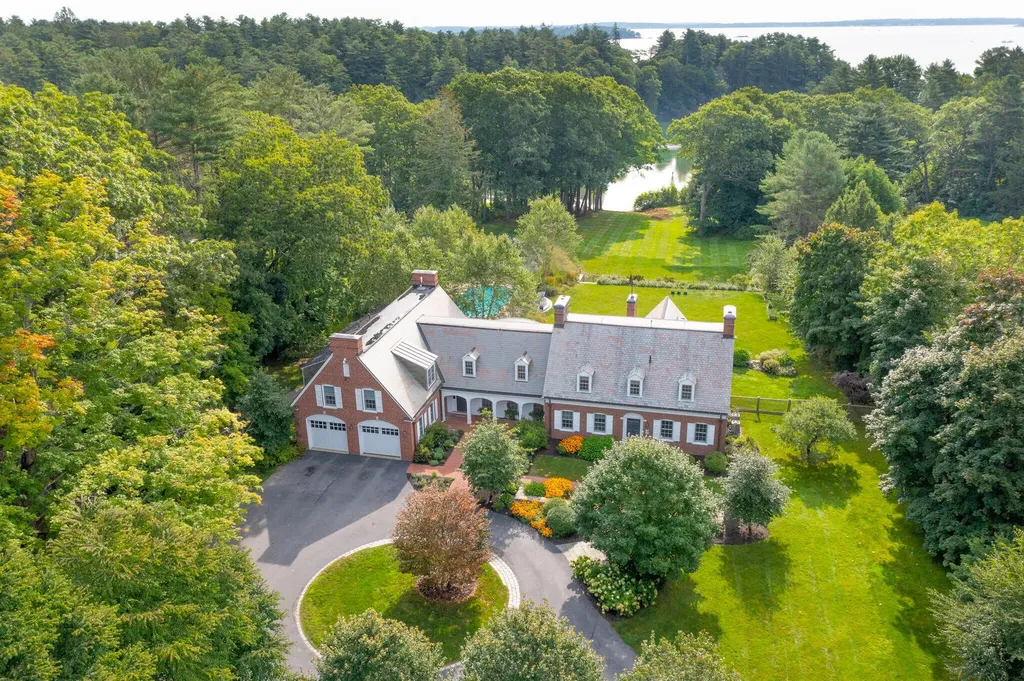 117 Foreside Road Falmouth ME 04105
