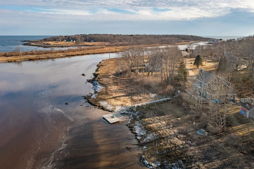 25 Kings Lane Kennebunkport ME 04046